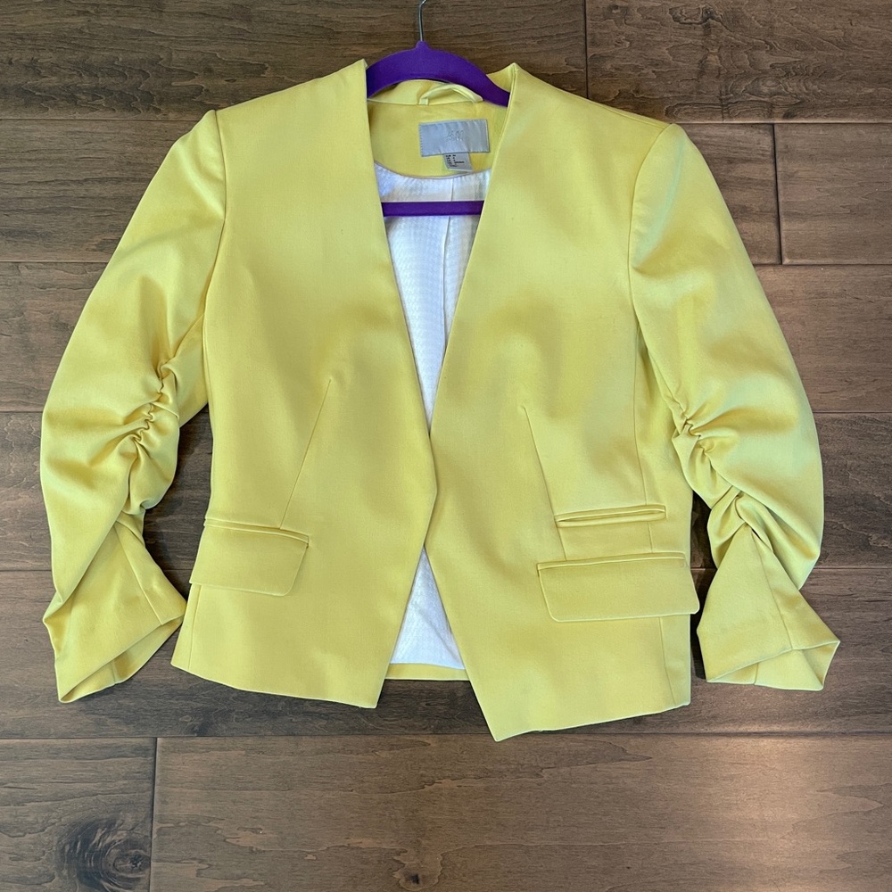H&M yellow gathered sleeve short jacket